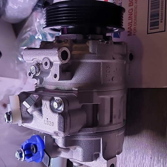 AC Auto Compressor - Picture 4 of 8